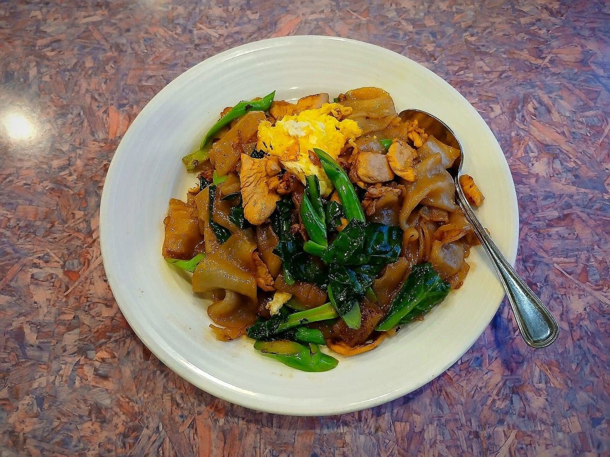After: Chicken pad see ew, Restaurant Table look