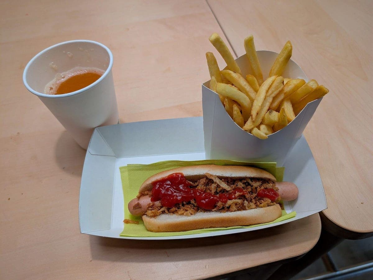 After: Hot dog & fries, Delivery Ready look