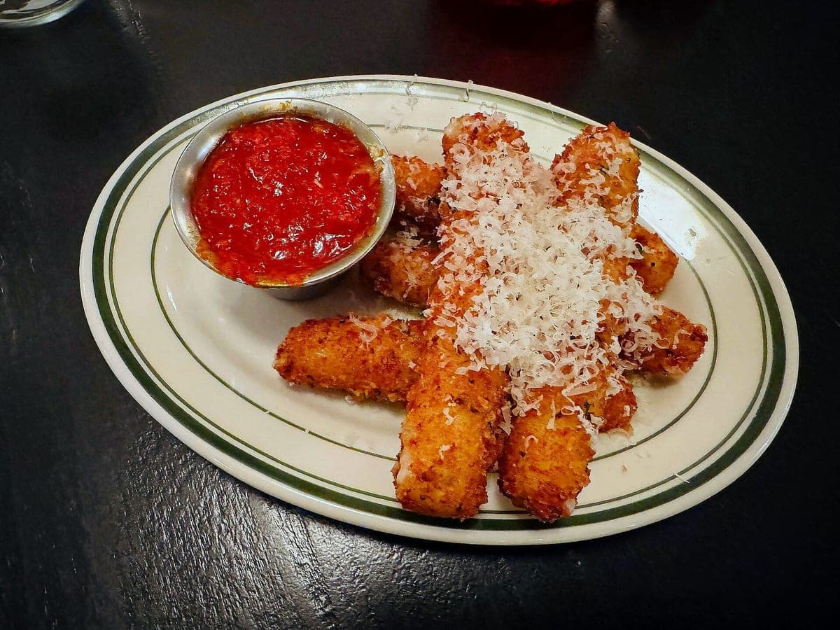 After: Mozzarella sticks, Restaurant Table look