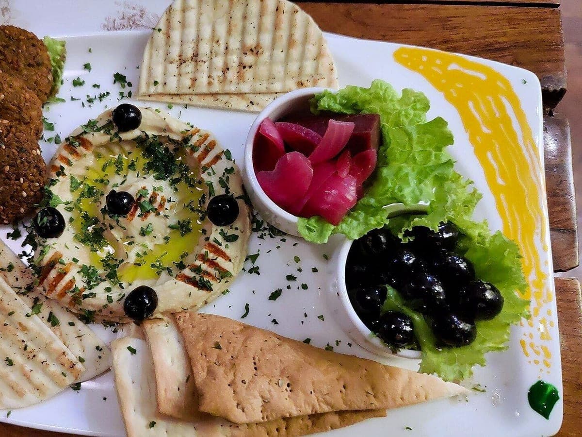 After: Falafel & hummus platter, Top-Down look