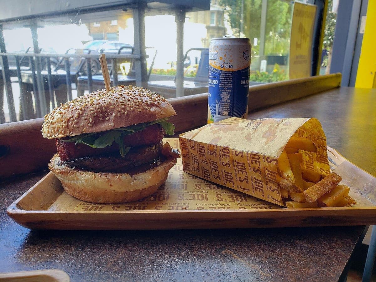 After: Veggie burger & fries, Delivery Ready look